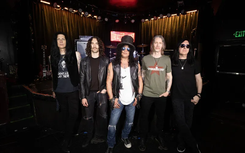 Slash featuring Myles Kennedy & the Conspirators