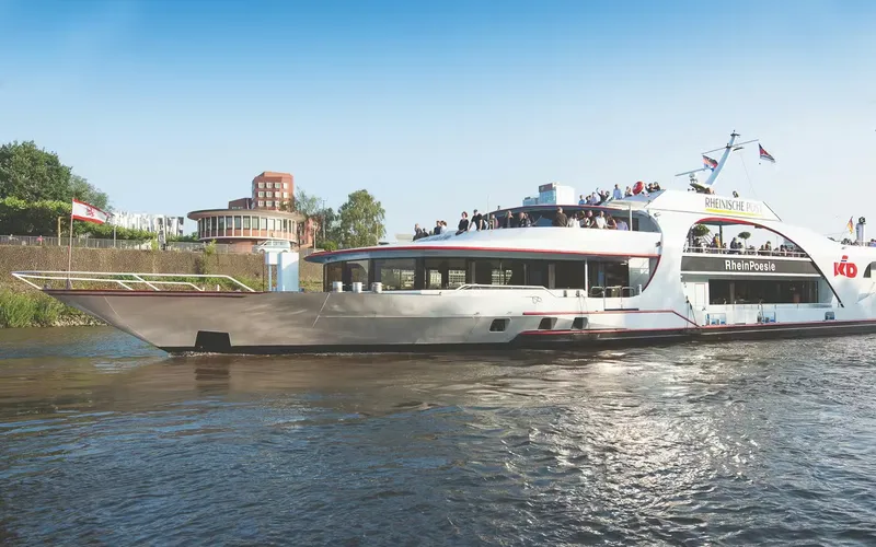 Entspannte Sightseeing‑Flussfahrt auf dem Rhein